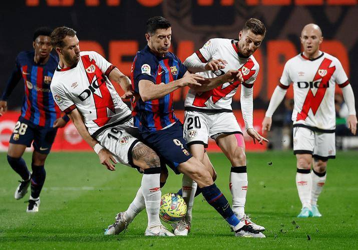 西甲焦点战前瞻：巴萨 VS 赫塔菲，红蓝军团剑指三分